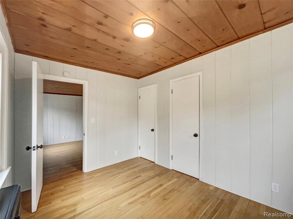 6441 Crest Drive, Waterford, MI 48329 — Photo 10