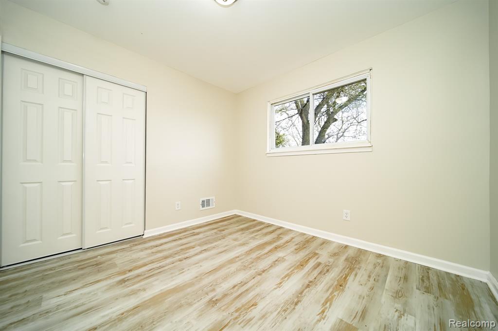 23817 Bredow Avenue, Trenton, MI 48174 — Photo 33