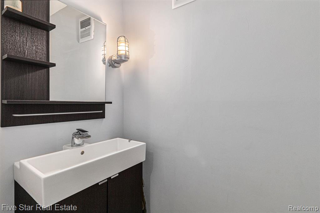 3171 Lakehaven Drive, Ann Arbor, MI 48105 — Photo 13