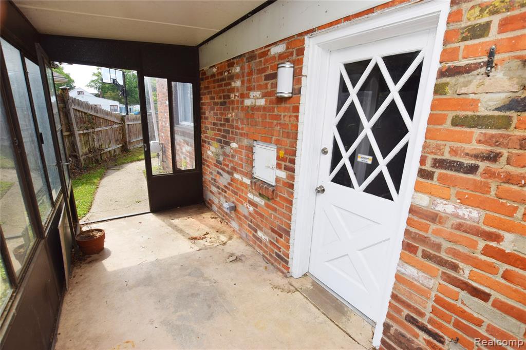 4047 Mitchell Drive, Flint, MI 48506 — Photo 23
