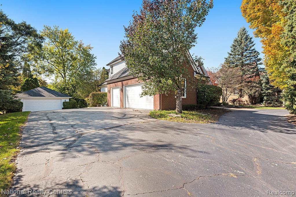 6370 ORION Road, Rochester Hills, MI 48306 — Photo 38