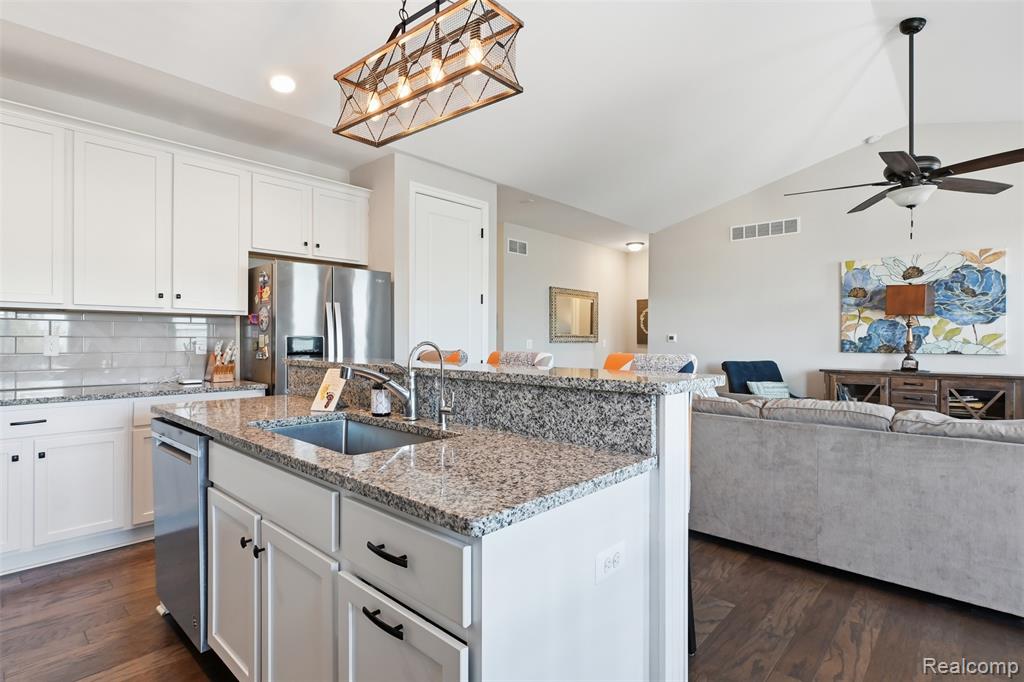 30879 Asbury Hill Court, New Hudson, MI 48165 — Photo 13