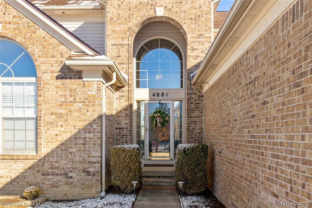 4881 Spring Meadow Drive, Clarkston, MI 48348 — Photo 4