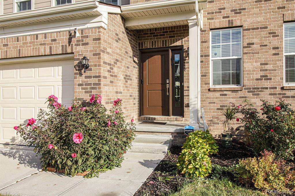 51008 Woodford Drive, Canton, MI 48188 — Photo 4