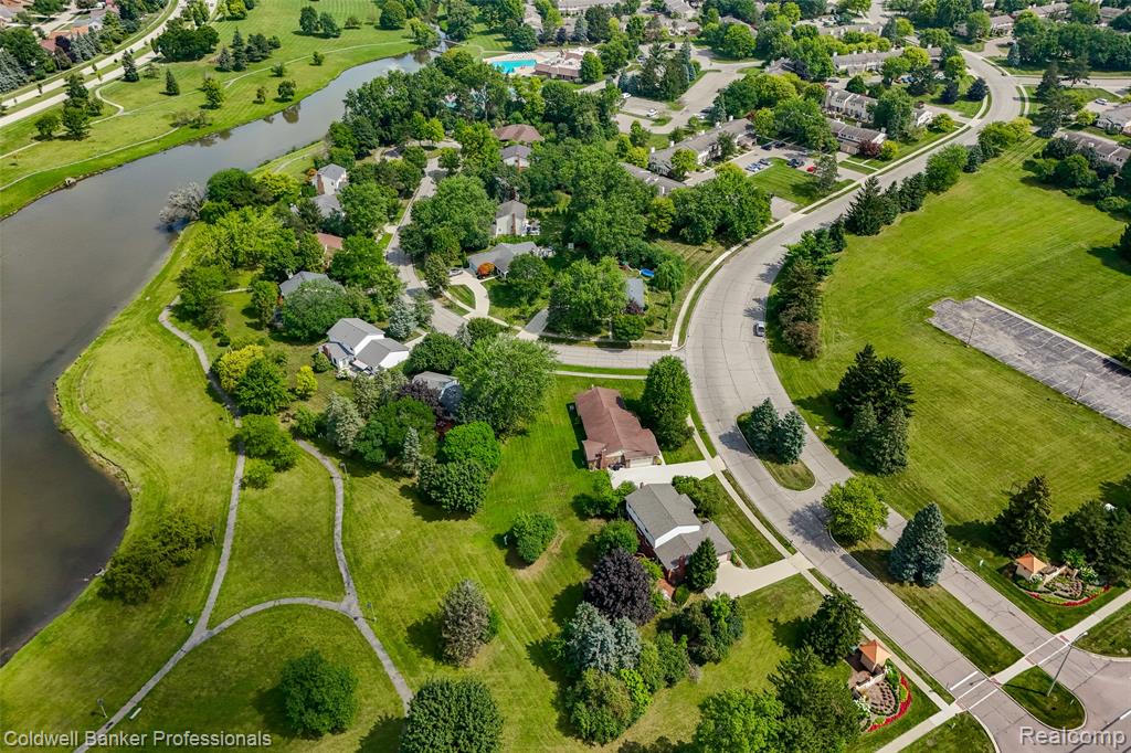 5075 Bayside Drive, Troy, MI 48098 — Photo 54