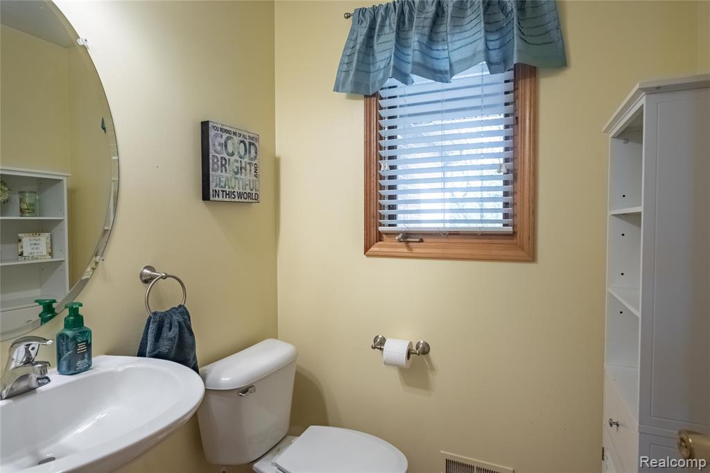 597 Cardigan Court, Saline, MI 48176 — Photo 16