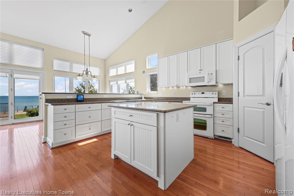 5802 Lakeshore Road, Fort Gratiot, MI 48059 — Photo 26