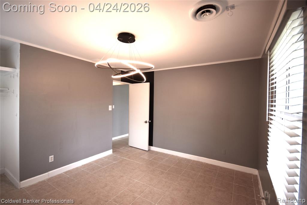 10311 Saratoga Street, Oak Park, MI 48237 — Photo 9