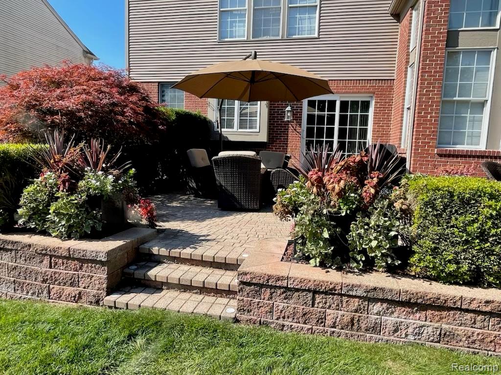 7555 Windgate Circle, West Bloomfield, MI 48323 — Photo 11