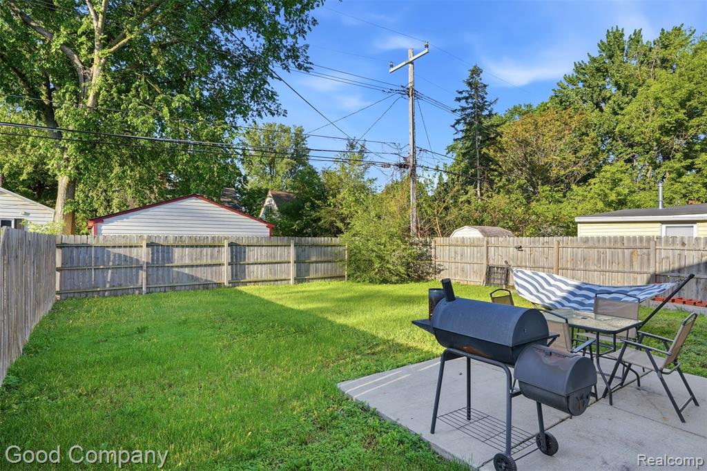 1218 E Bernhard Avenue, Hazel Park, MI 48030 — Photo 21