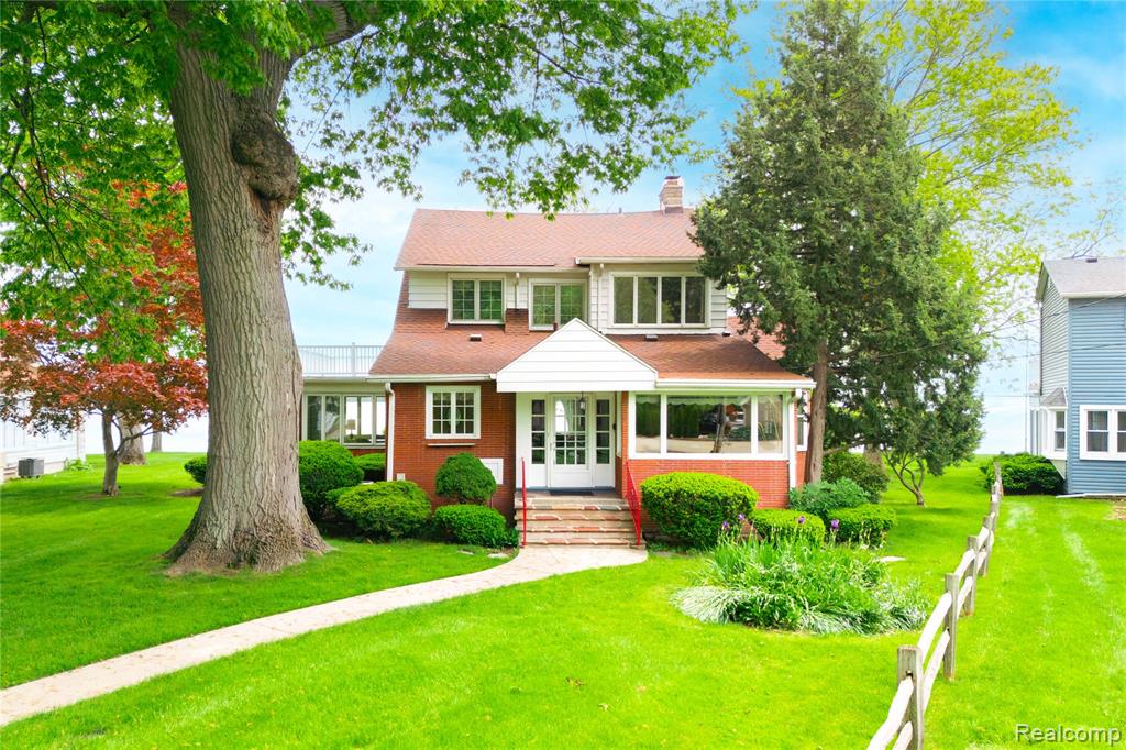 29863 East River Road, Grosse Ile, MI 48138 — Photo 2