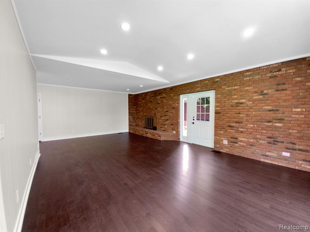2887 BAYLIS Drive, Ann Arbor, MI 48108 — Photo 12