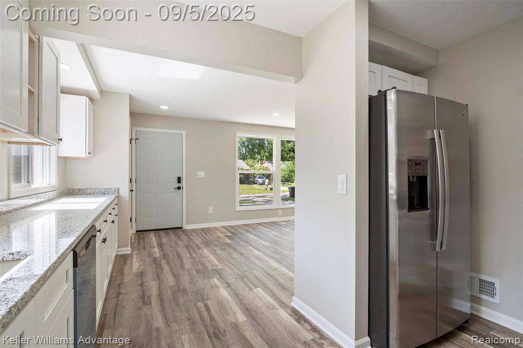 9844 E Clements Circle, Livonia, MI 48150 — Photo 9