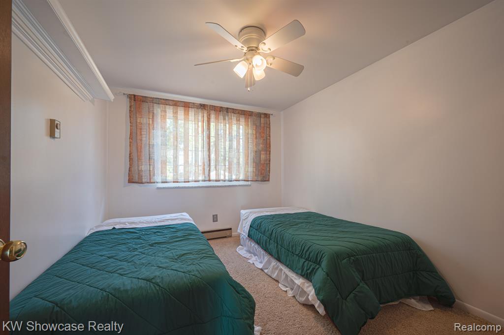 8621 OAKSIDE Avenue, Commerce Twp, MI 48382 — Photo 17