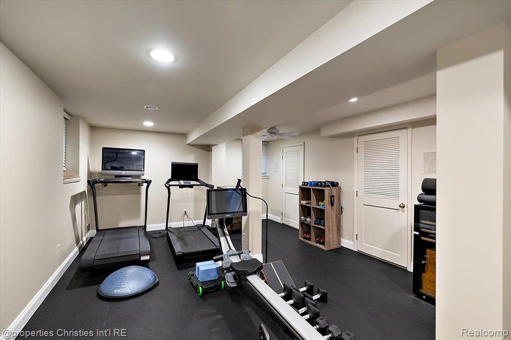 4889 ARDMORE Drive, Bloomfield Hills, MI 48302 — Photo 48