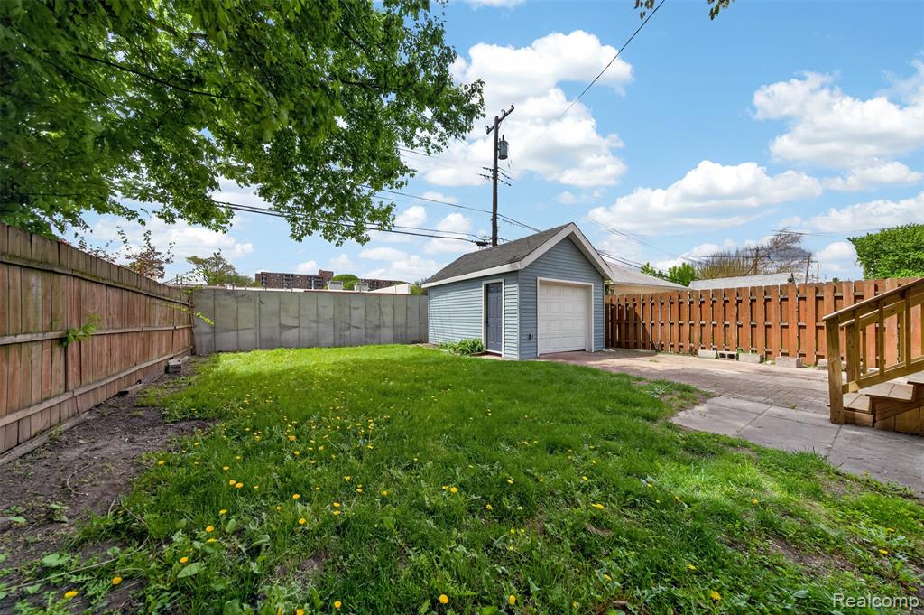23313 Carlisle Avenue, Hazel Park, MI 48030 — Photo 31