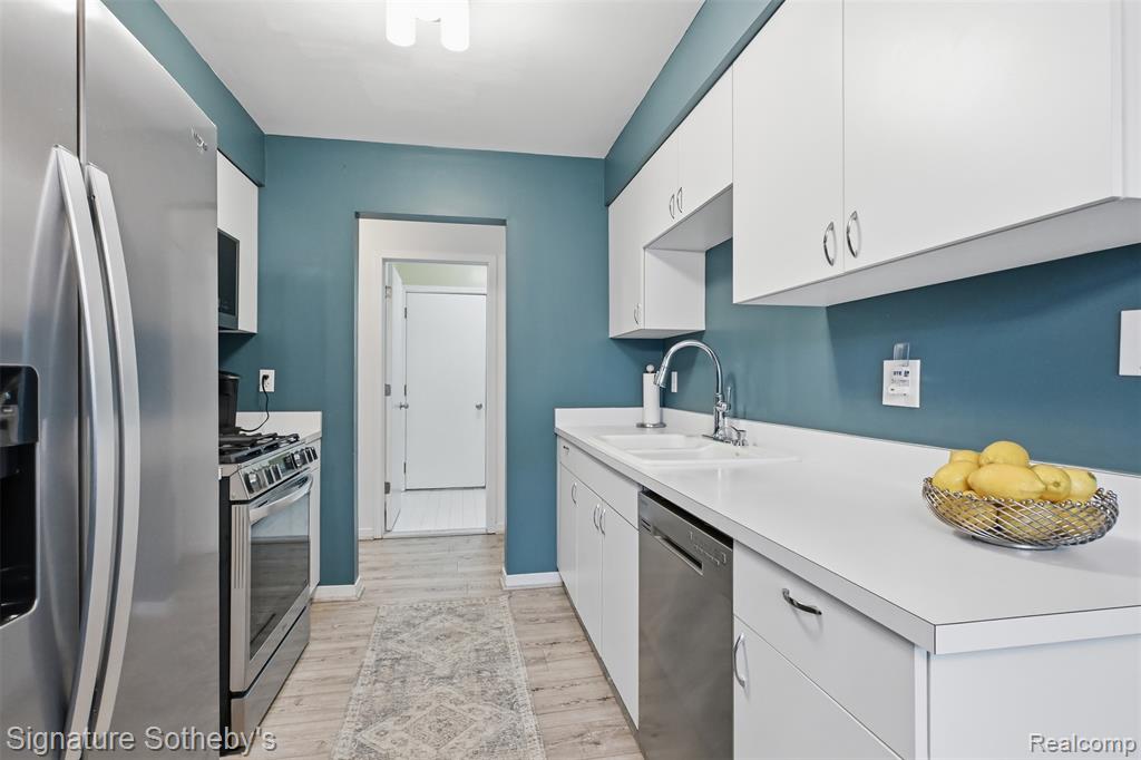 452 Nicolet Street, 6, Walled Lake, MI 48390 — Photo 12