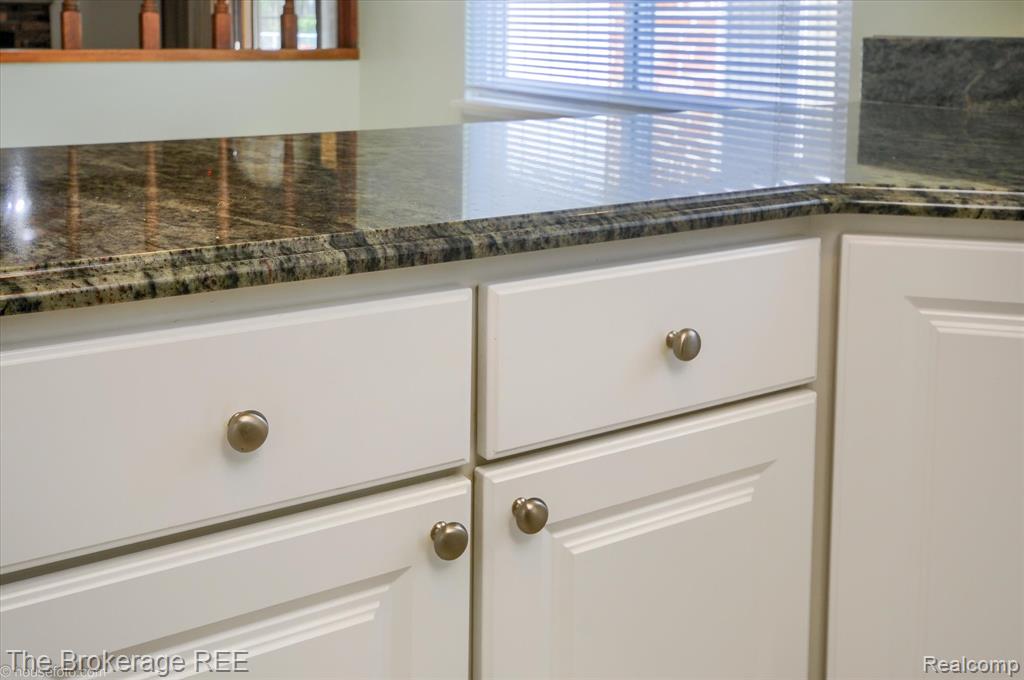 6228 Greenview Drive, Burton, MI 48509 — Photo 18