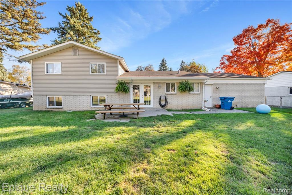 8156 Kenwick Drive, White Lake, MI — Photo 44