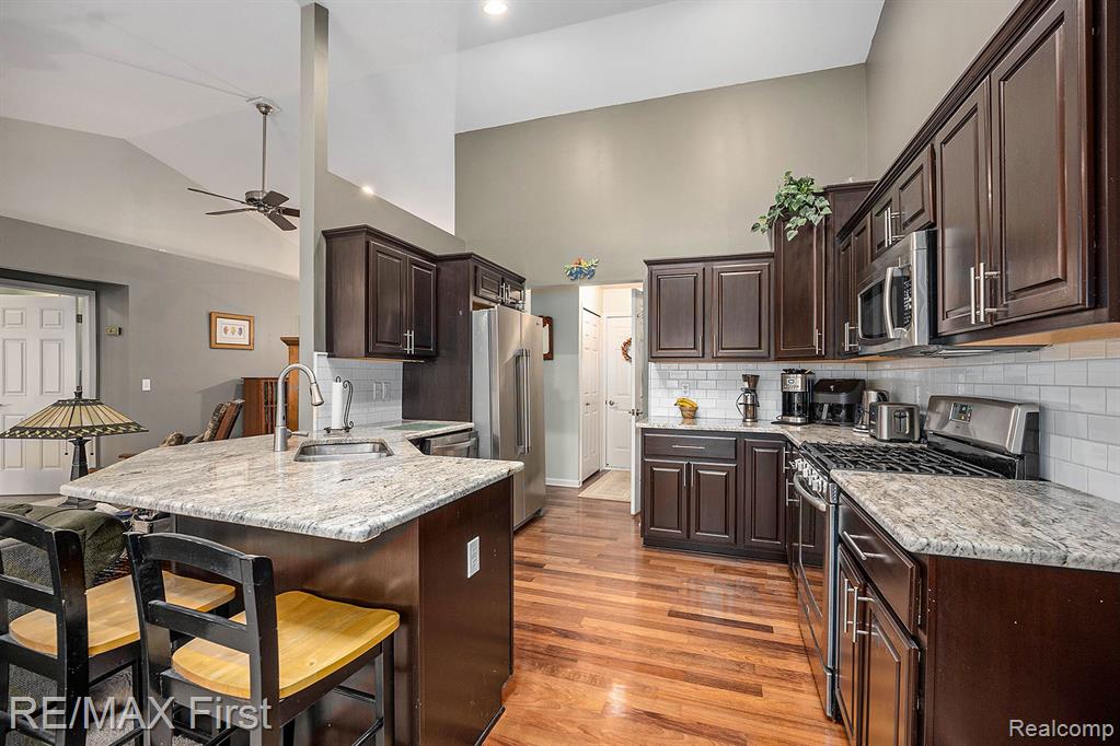 47231 Admirals Cove Lane, Chesterfield, MI — Photo 8