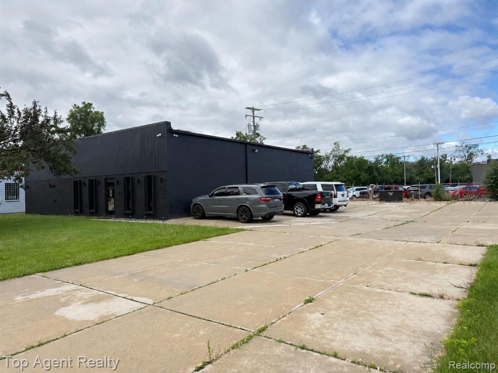 2873 Daley Drive, Troy, MI 48083