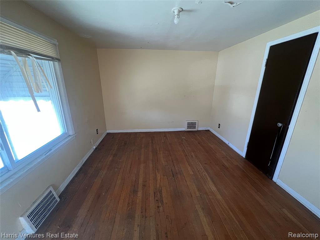 15732-34 Meyers Road, Detroit, MI 48227 — Photo 13