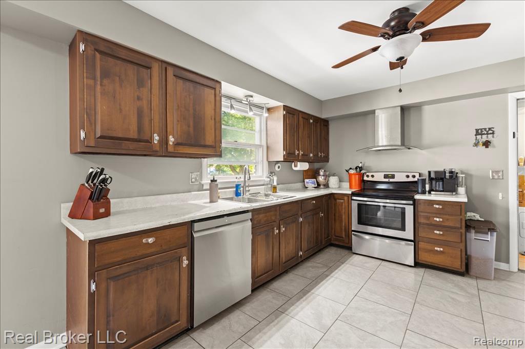 4268 Ravenswood Road, Port Huron, MI 48060 — Photo 13