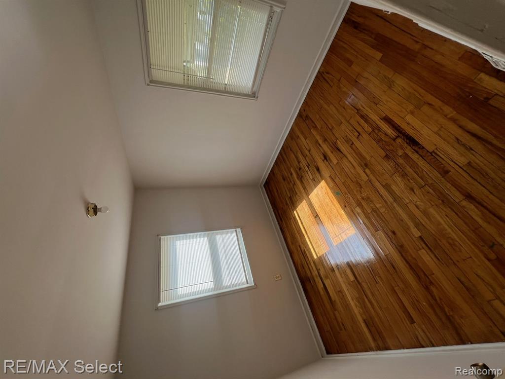 549 Buckingham Avenue, Flint, MI 48507 — Photo 8
