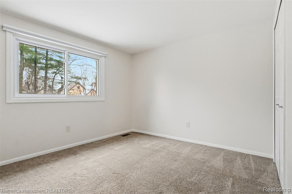 9801 Tennyson Drive, Plymouth, MI 48170 — Photo 23
