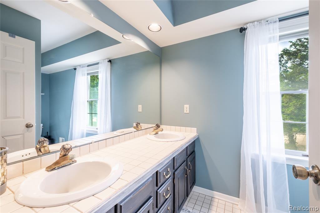 9359 Lochmoor Drive, Davison, MI 48423 — Photo 22
