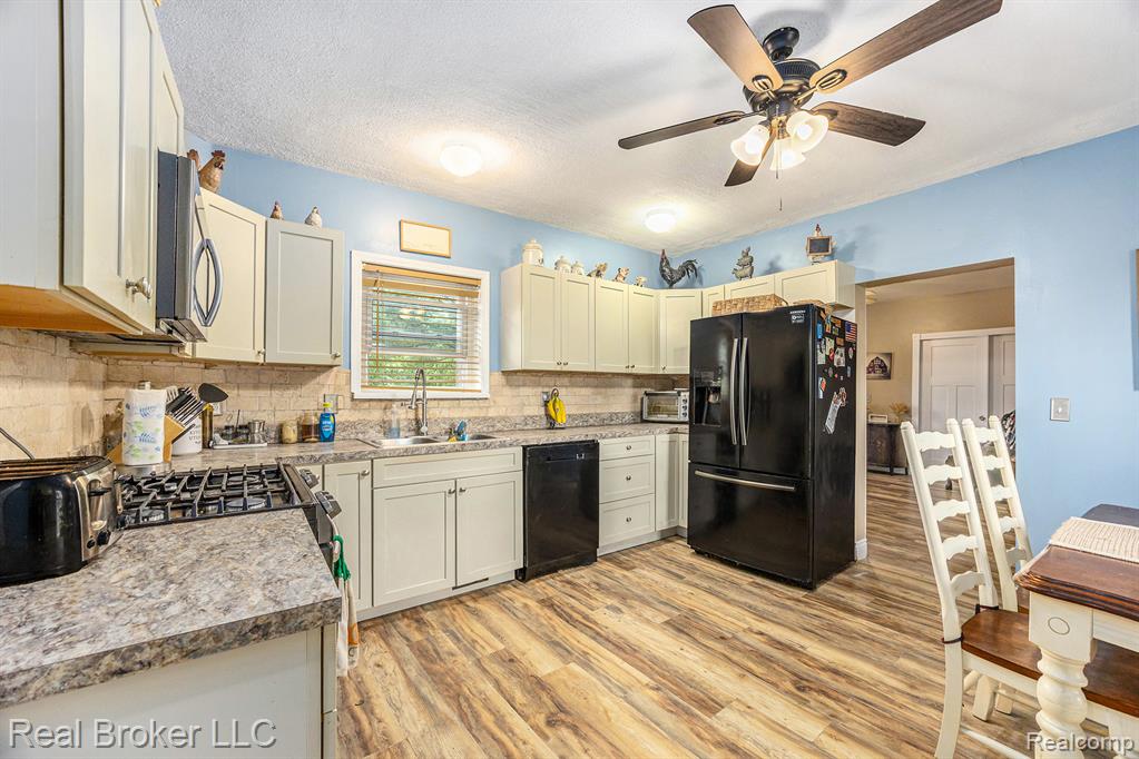 3068 Wade Road, Capac, MI 48014 — Photo 11
