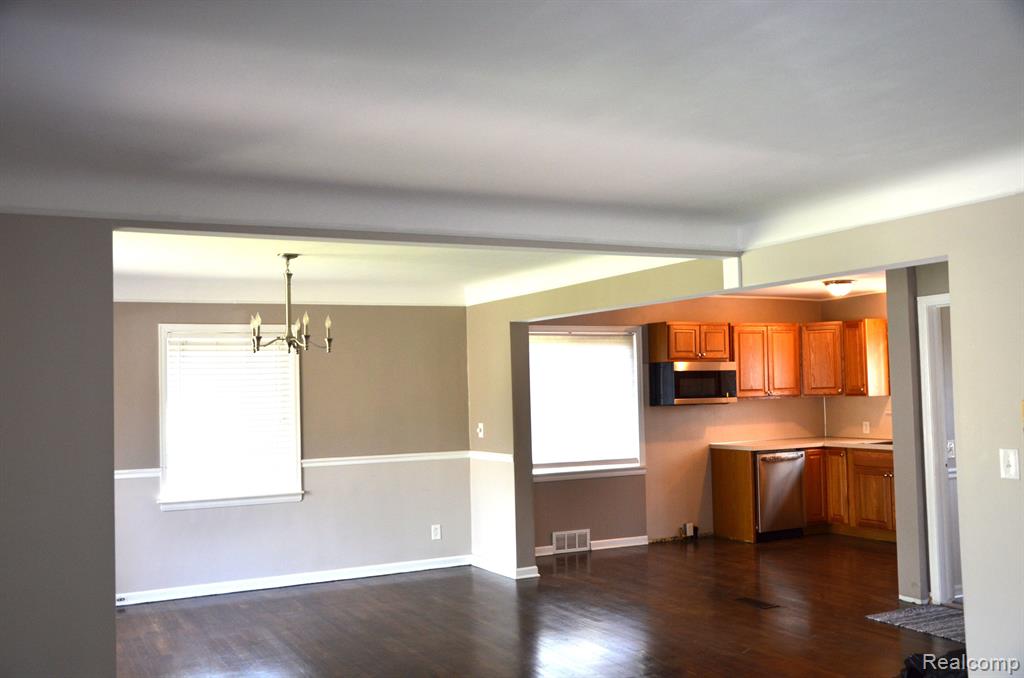 411 N McKinley Road, Flushing, MI 48433 — Photo 6