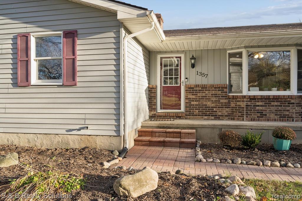 1357 Bloomingfield Drive, Lapeer, MI 48446 — Photo 4