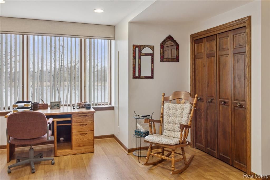 43050 12 Oaks Crescent Drive, 3044, Novi, MI 48377 — Photo 24