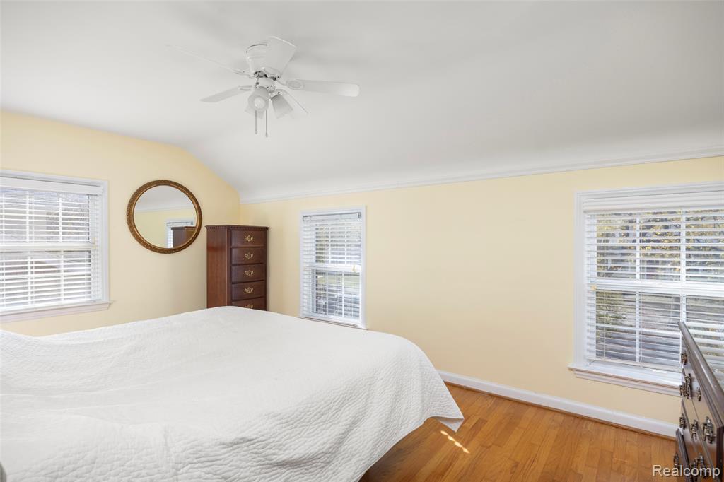 872 University Place, Grosse Pointe, MI 48230 — Photo 17