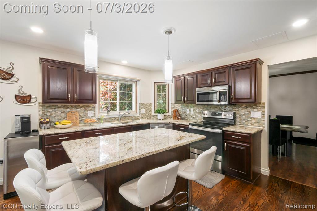 11016 Pembrooke Circle, South Lyon, MI 48178 — Photo 10