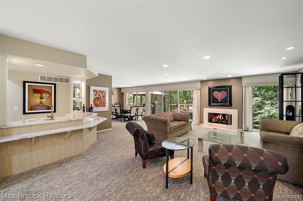 4872 Cliffside Drive, West Bloomfield, MI 48323 — Photo 9