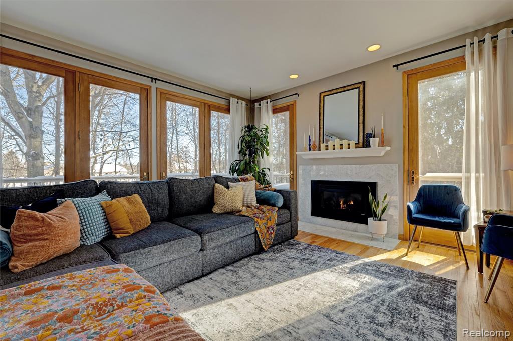 9619 Tree Top Court, Pinckney, MI, 48169