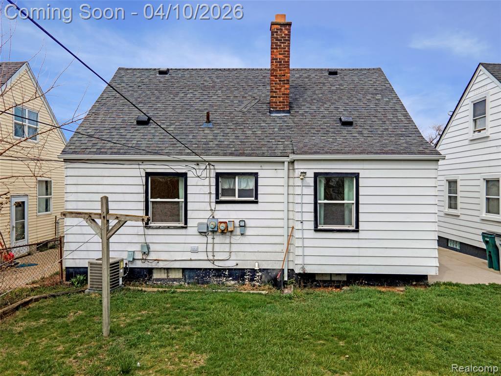 720 E Robert Avenue, Hazel Park, MI 48030 — Photo 33
