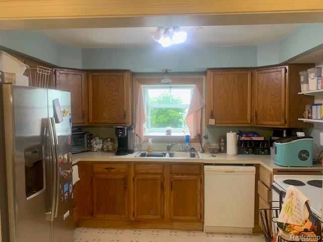 465 Schoolhouse Street, Ortonville, MI 48462 — Photo 12