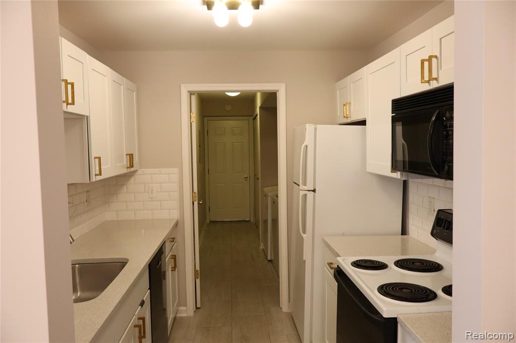 44982 Marigold Drive, Sterling Heights, MI 48314 — Photo 12