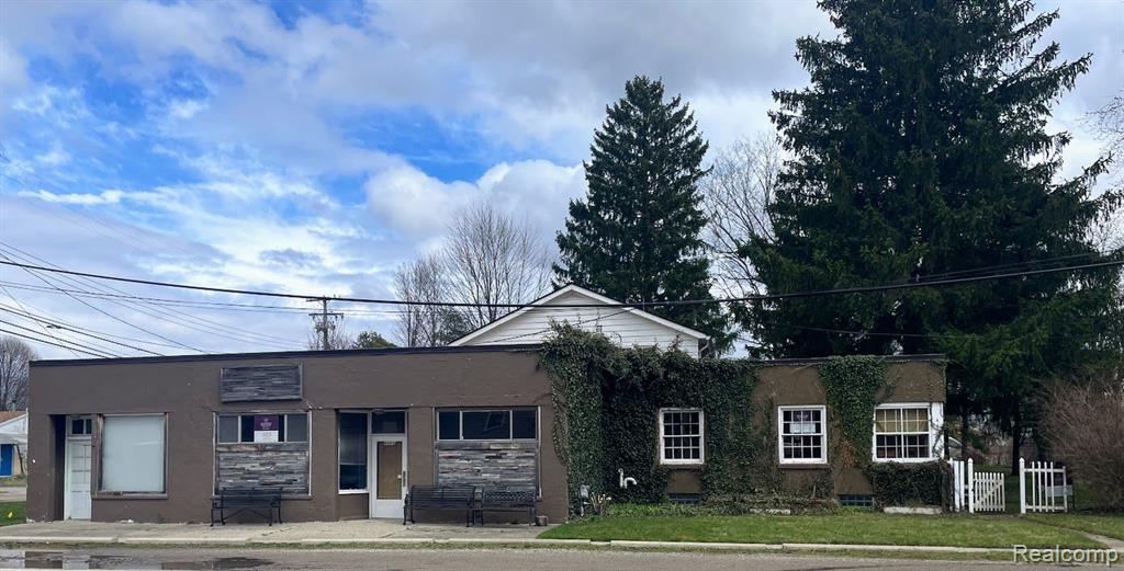4464 FOREST Street, Leonard, MI 48367 — Photo 39