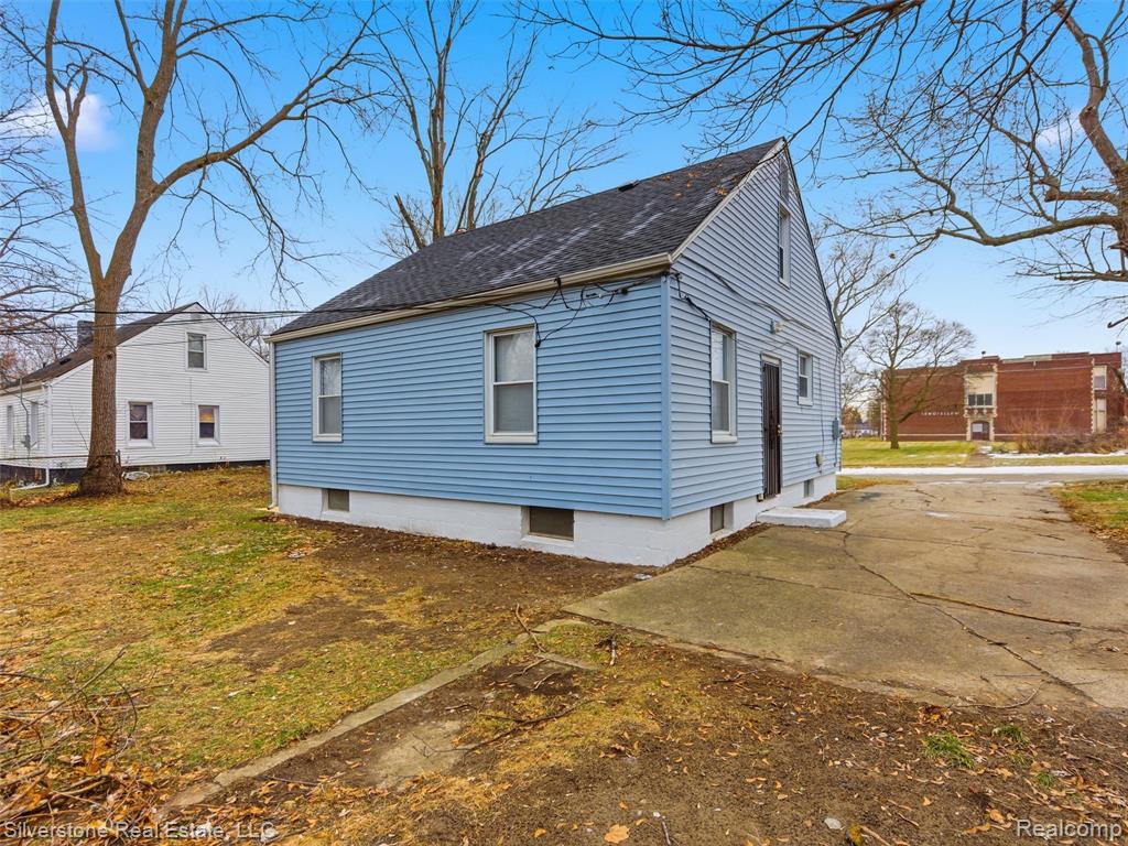 685 Northway Drive, Pontiac, MI 48342 — Photo 28