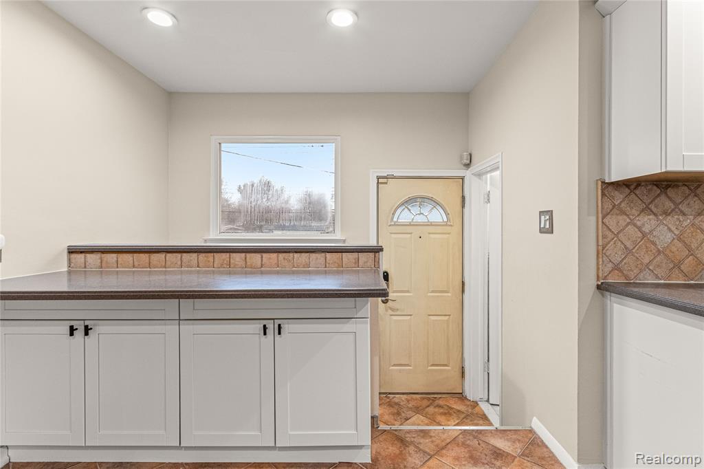 7148 Plainfield Street, Dearborn Heights, MI 48127 — Photo 13