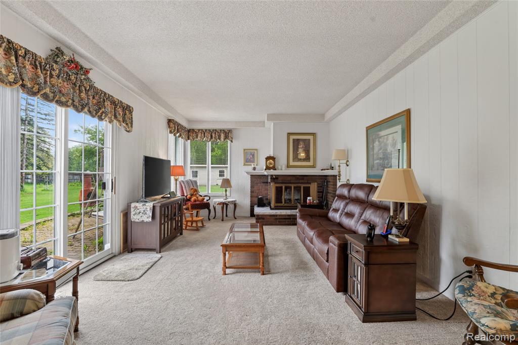 5090 Torrey Road, Flint, MI 48507 — Photo 17