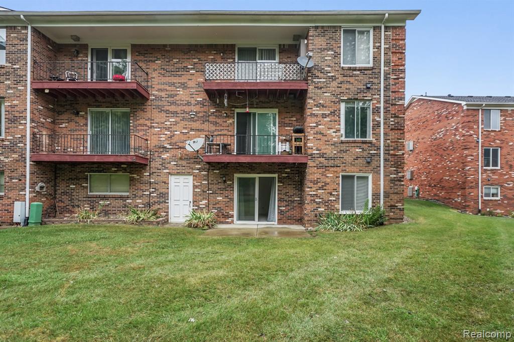 515 W Highland Road, 1, Howell, MI 48843 — Photo 17