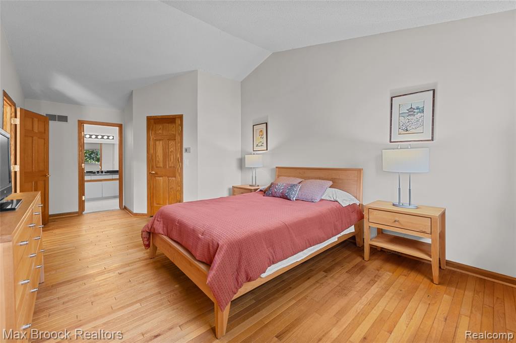 6452 Aspen Ridge Boulevard, West Bloomfield, MI — Photo 16