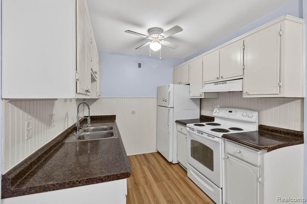 25301 5 Mile rd, Redford, MI 48239 — Photo 13