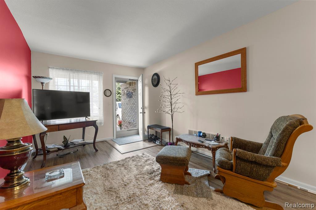 23272 STOFLET Lane, Trenton, MI 48183 — Photo 9