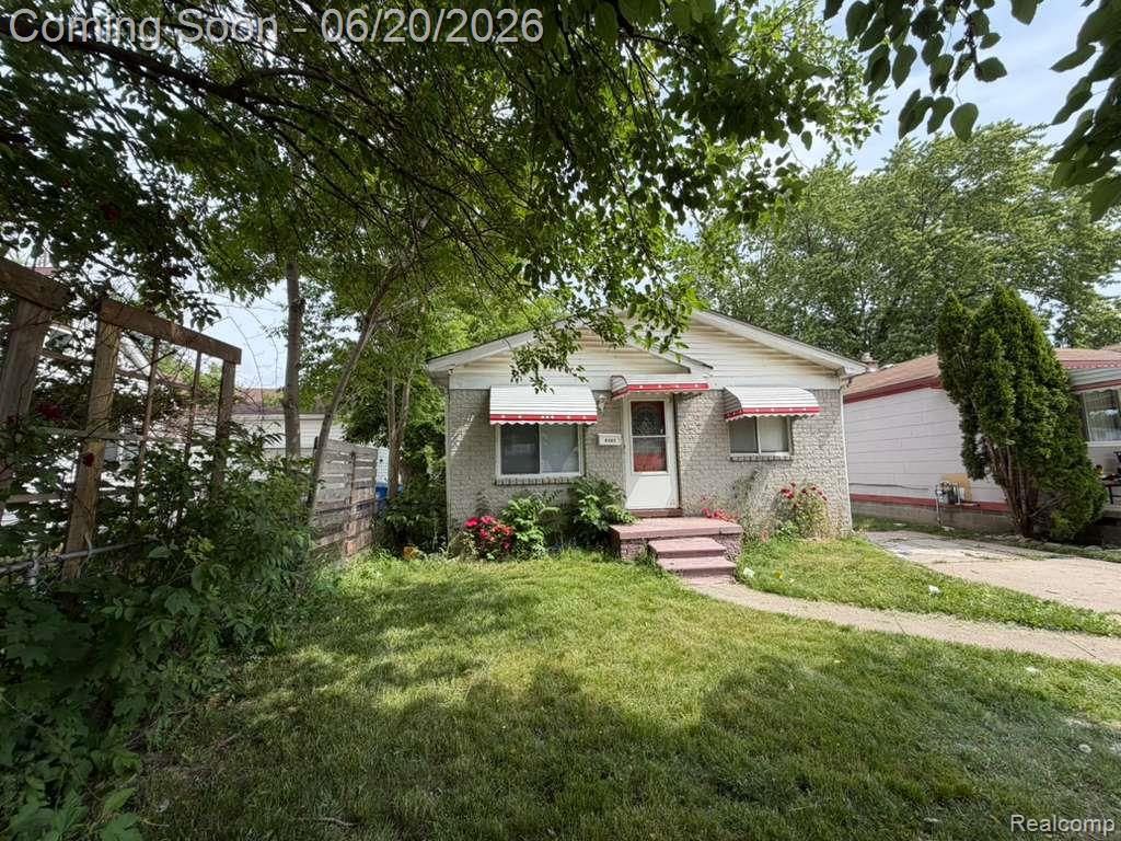 8307 S Essex Avenue, Warren, MI 48089 — Photo 2